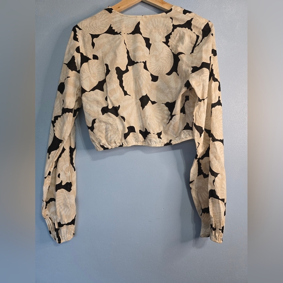 H&M Linen Blend Seashell Top Size S Black /Cream - Picture 5 of 7